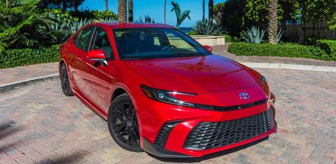 Toyota Camry Hybrid 2025