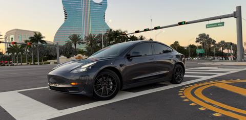 Tesla Model 3 2023