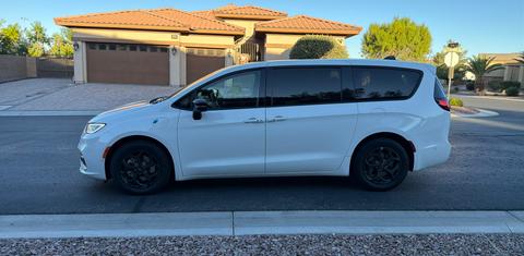Chrysler Pacifica 2023