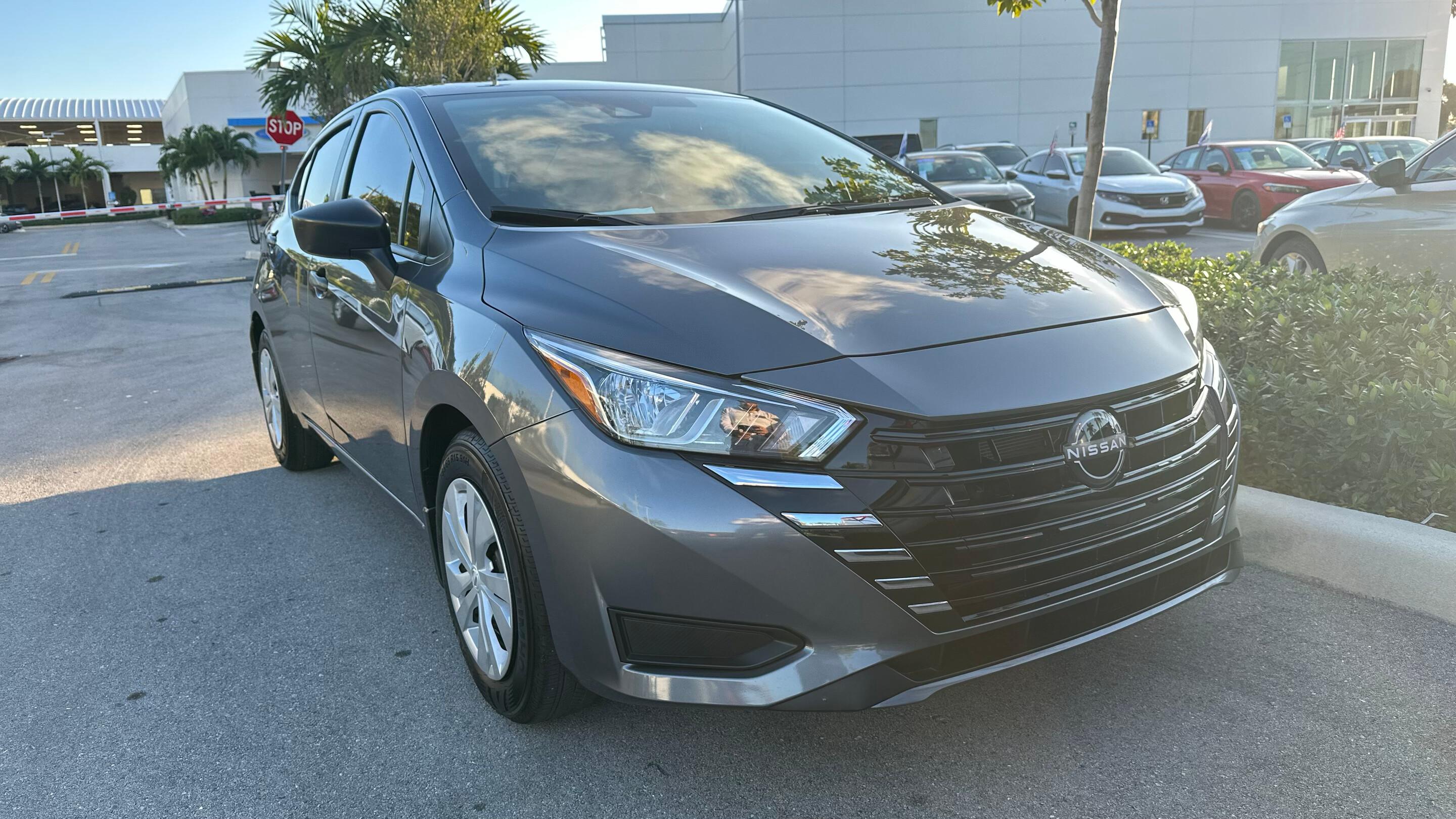 Nissan Versa 2024 in 