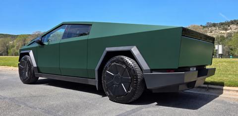 Tesla Cybertruck 2026