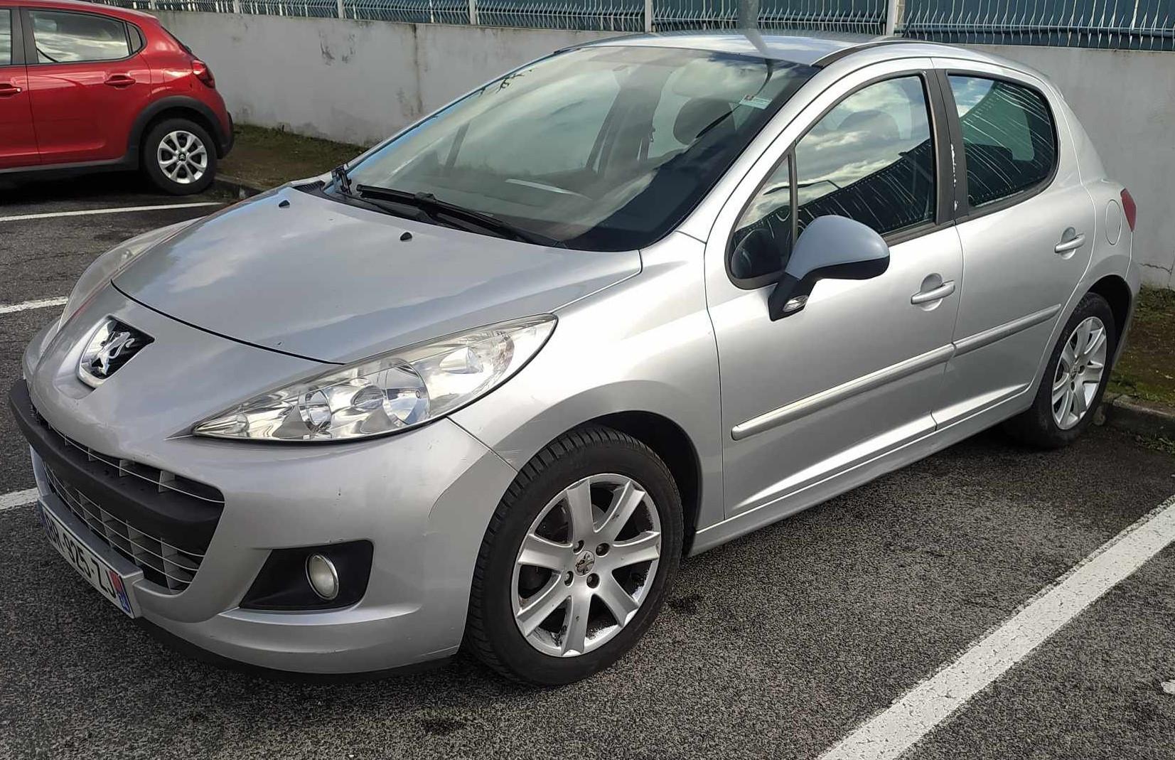 Peugeot 207 2011 à Saint-jean-de-védas