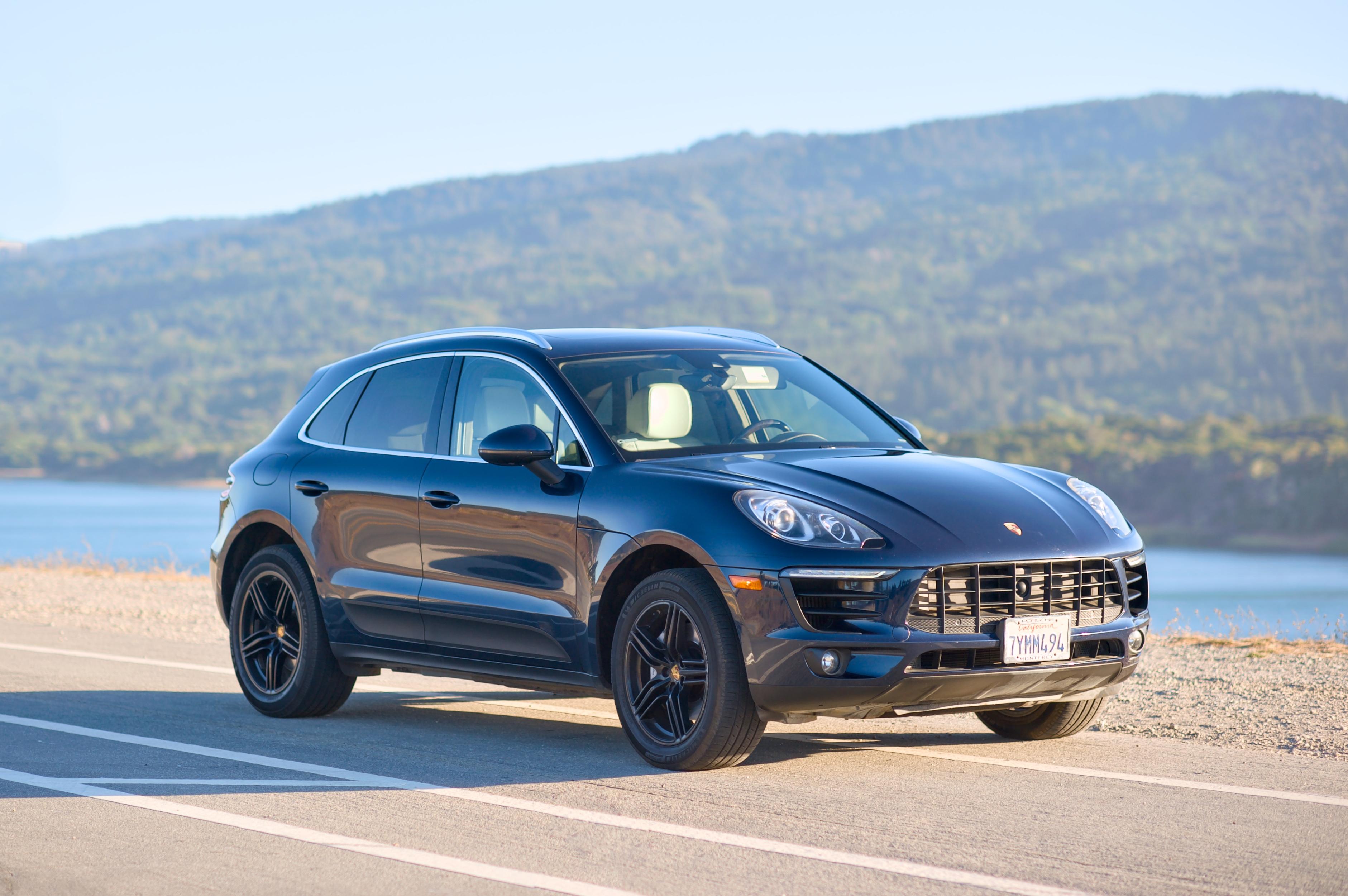 Porsche Macan 2017 in San Bruno, CA