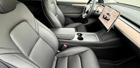 Tesla Model Y 2025