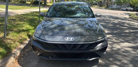 Hyundai Elantra 2024