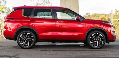 Mitsubishi OUTLANDER 2023