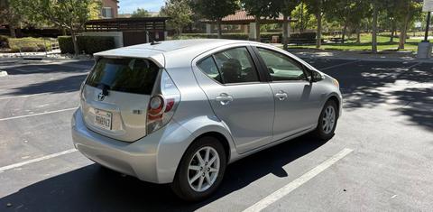 Toyota Prius c 2014
