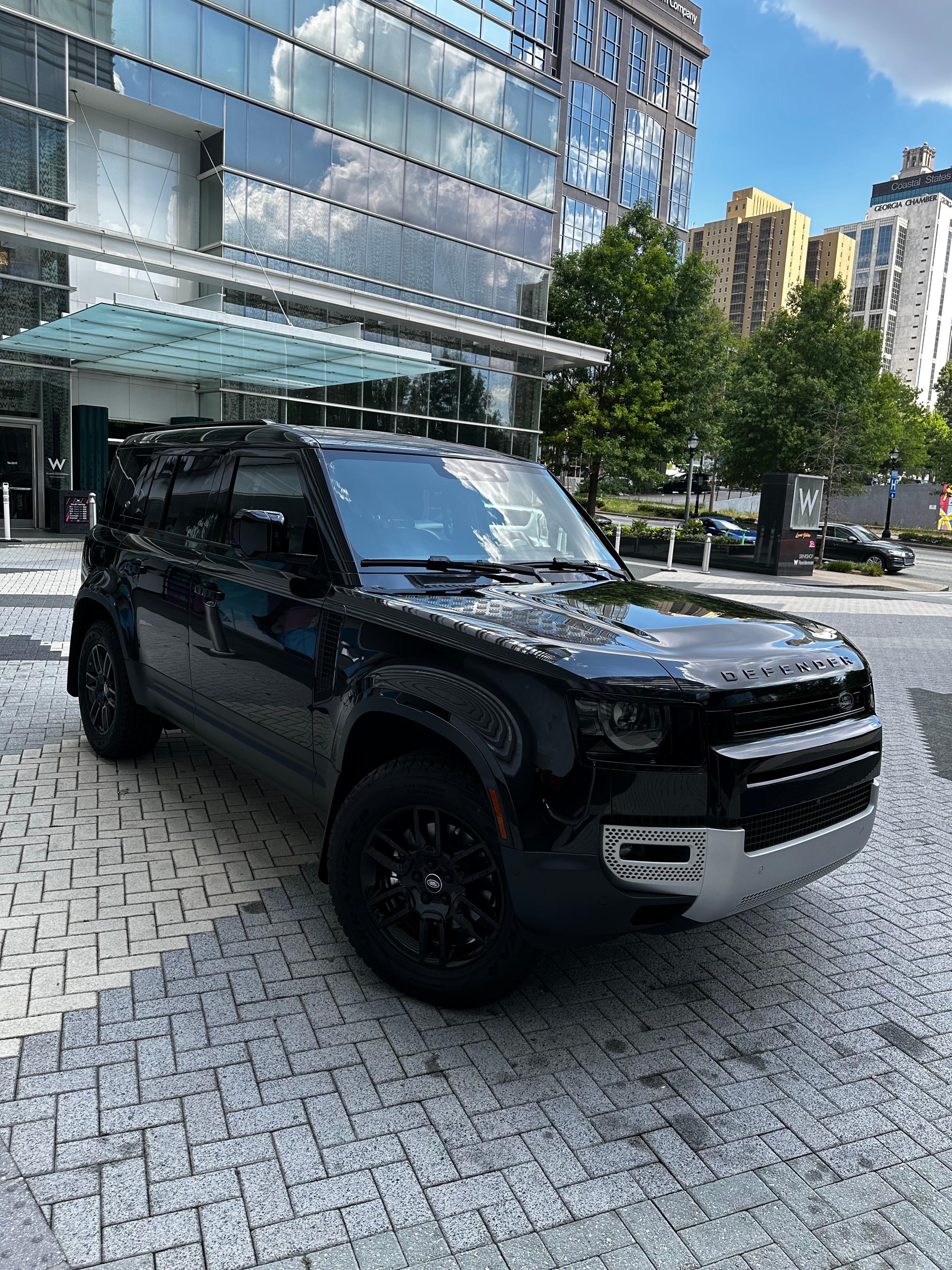 Land Rover Defender 2024 in 