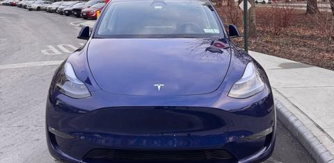 Tesla Model Y 2024