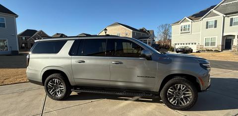 Chevrolet Suburban 2025