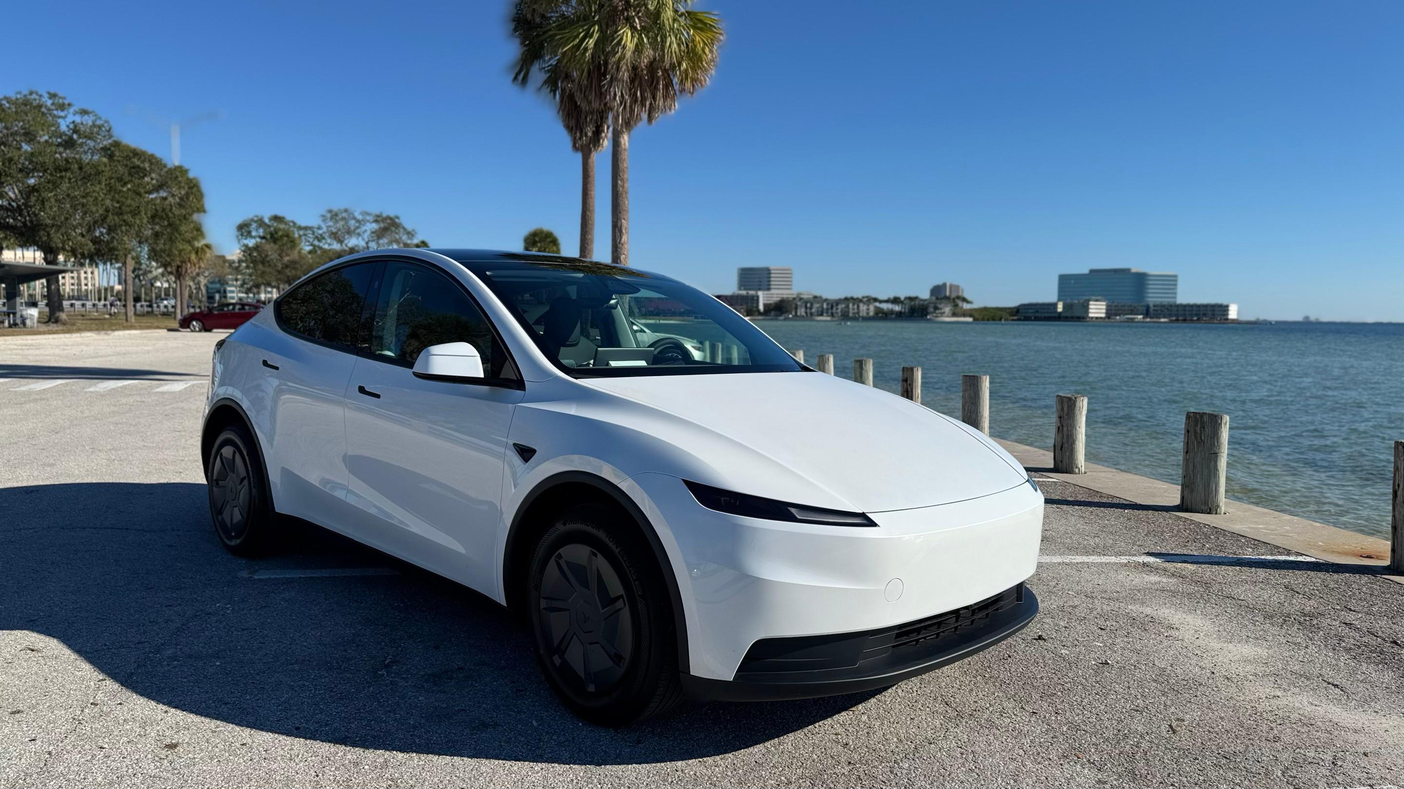 Tesla Model Y 2026 in Clearwater, FL