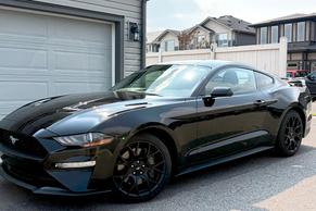 Ford Mustang 2018 in Airdrie