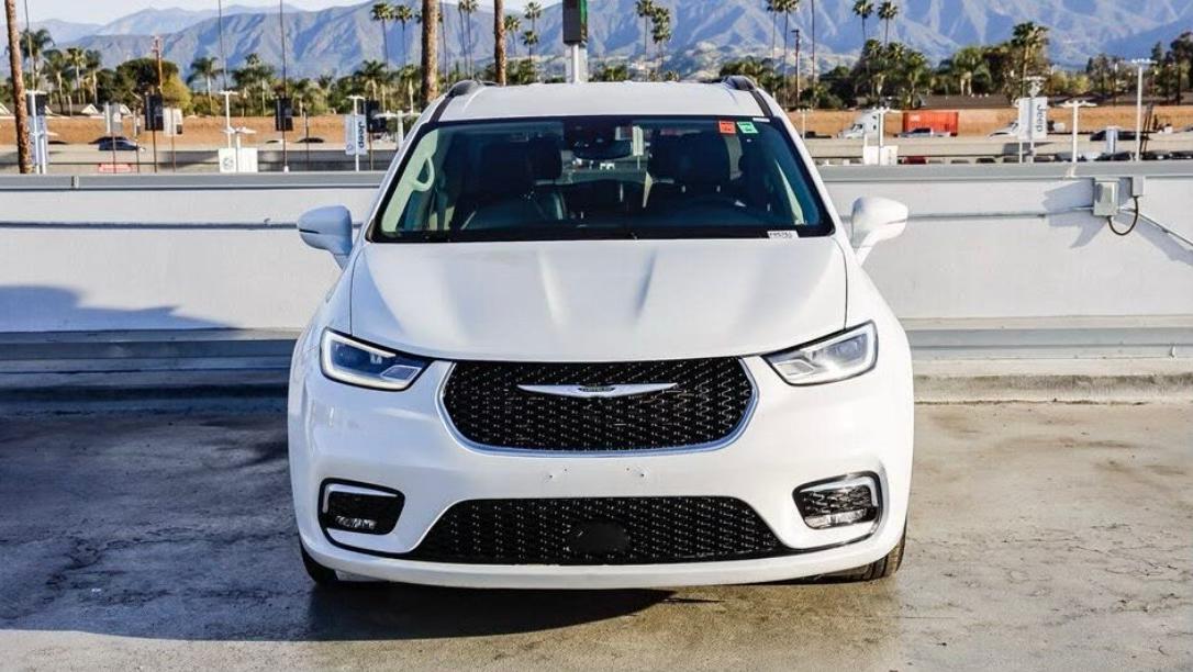 Chrysler Pacifica 2022 in Marina del Rey, CA