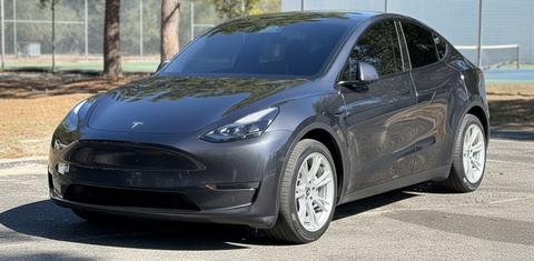 Tesla Model Y 2024
