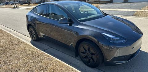 Tesla Model Y 2025