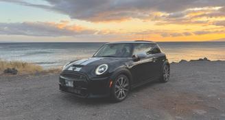 MINI Hardtop 2 Door 2022 — Options de location de voitures à Makawao, HI