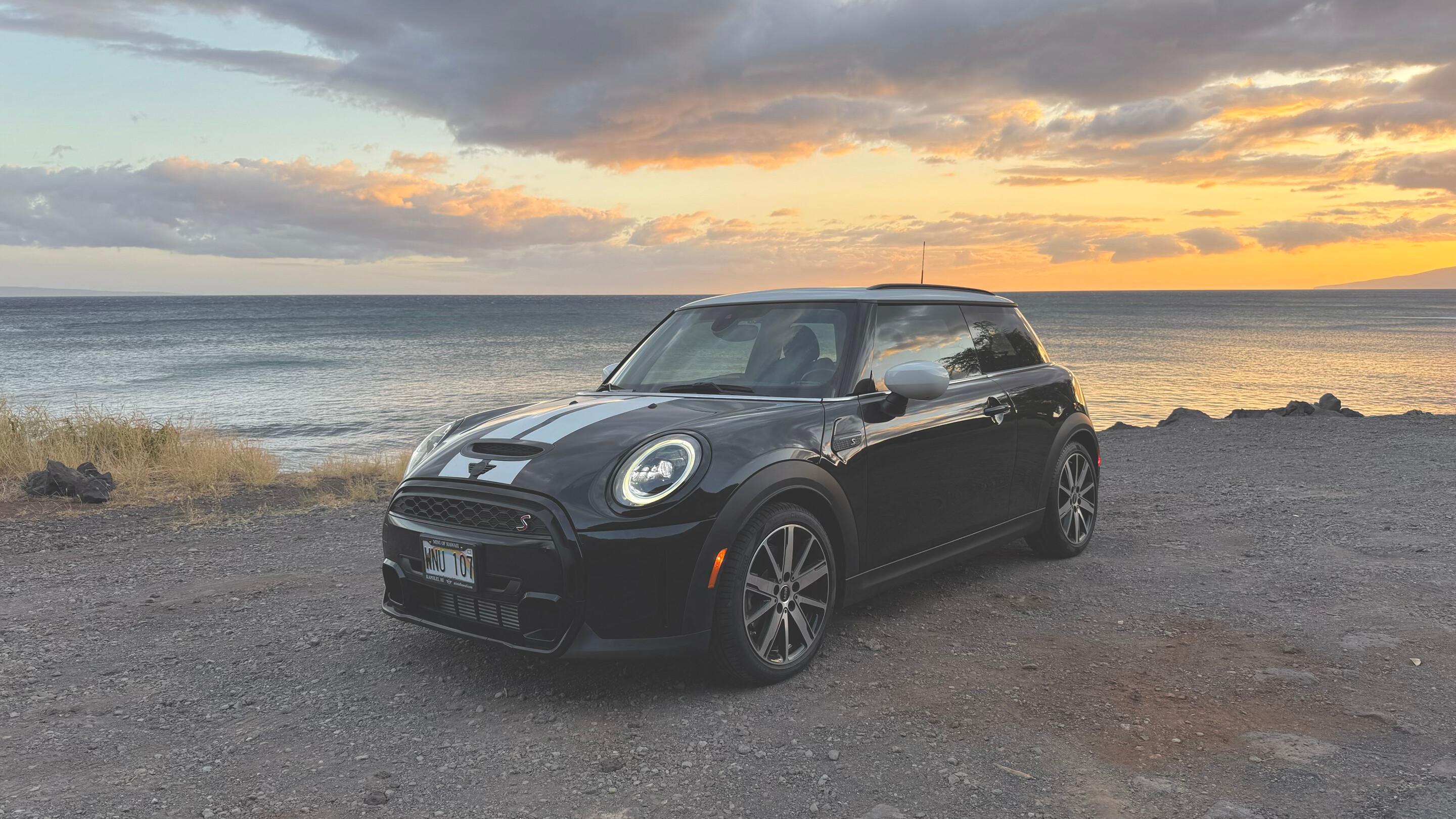 MINI Hardtop 2 Door 2022 in Makawao, HI