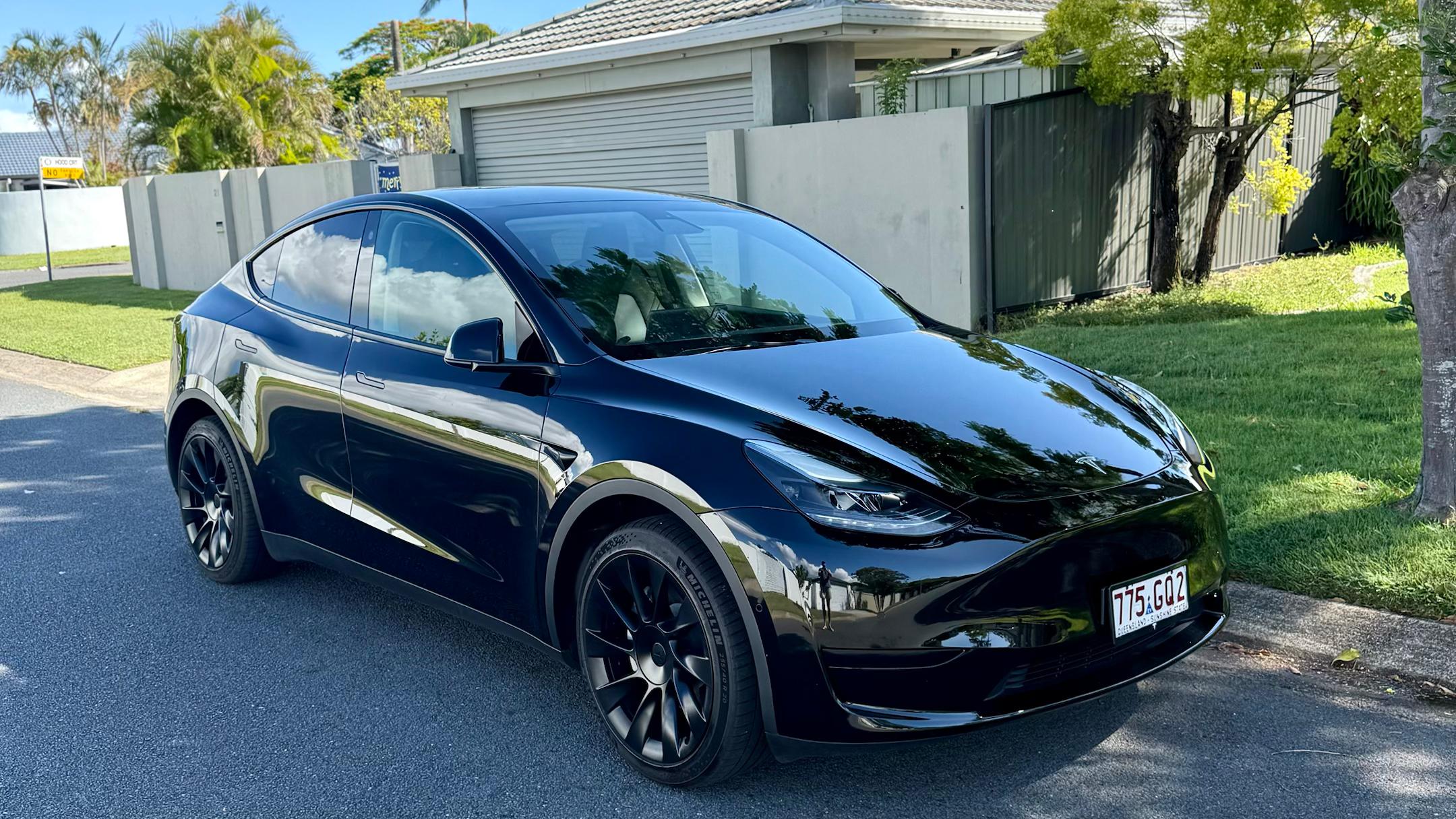 Tesla MODEL Y 2023 in Mermaid Waters