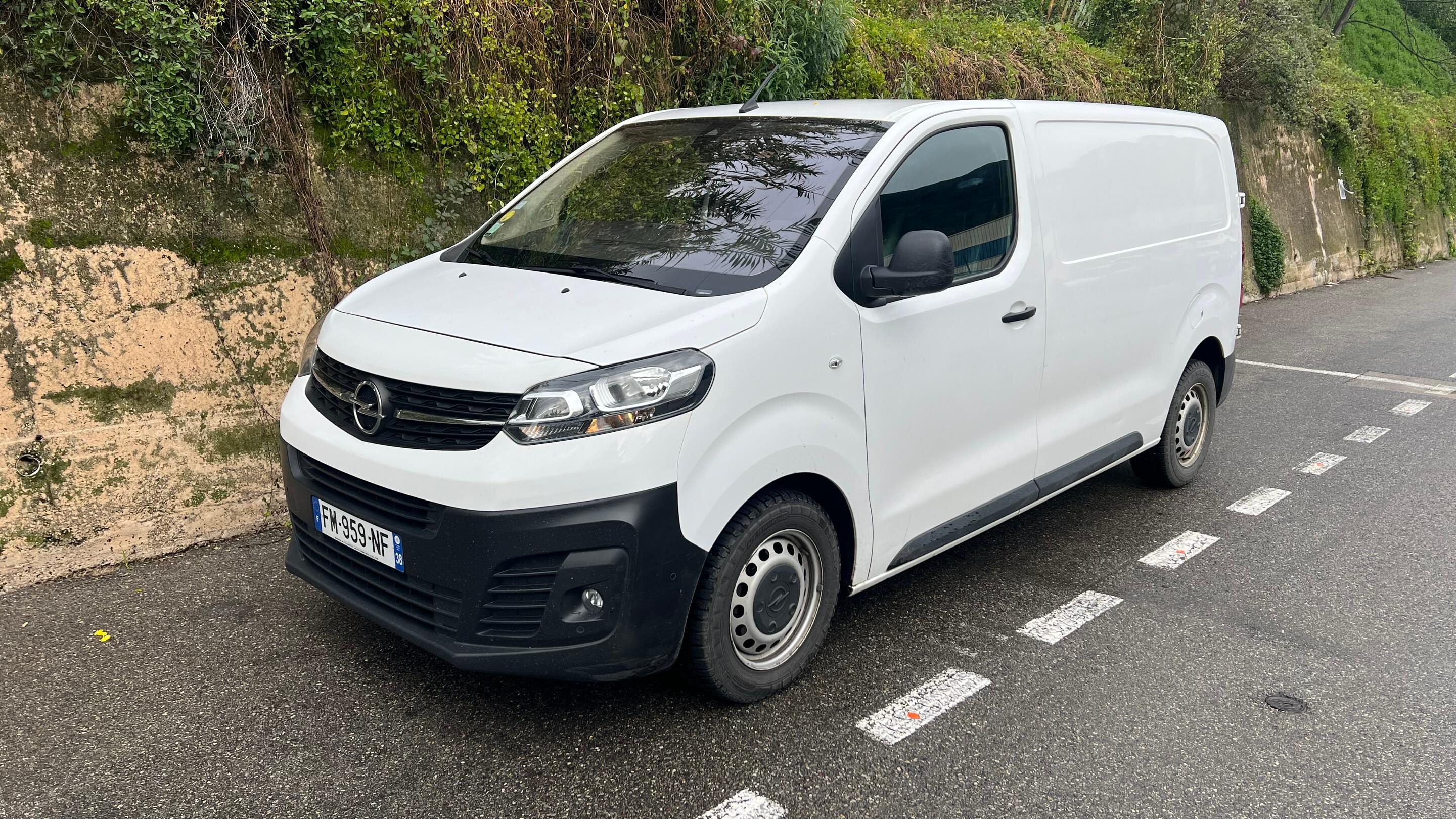 Opel VIVARO 2019 à Menton