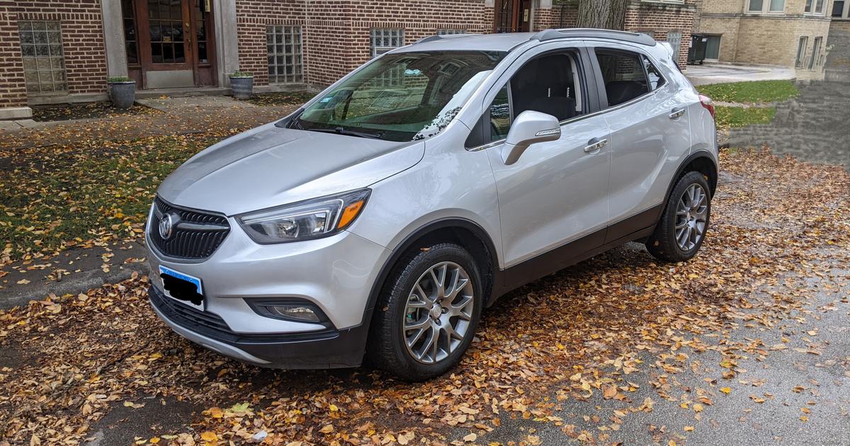 Buick Encore 2017 rental in Chicago, IL by Sean G. Turo