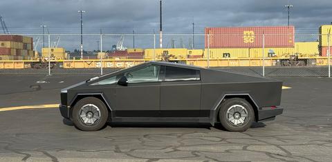 Tesla Cybertruck 2025