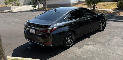 Lexus ES 2025
