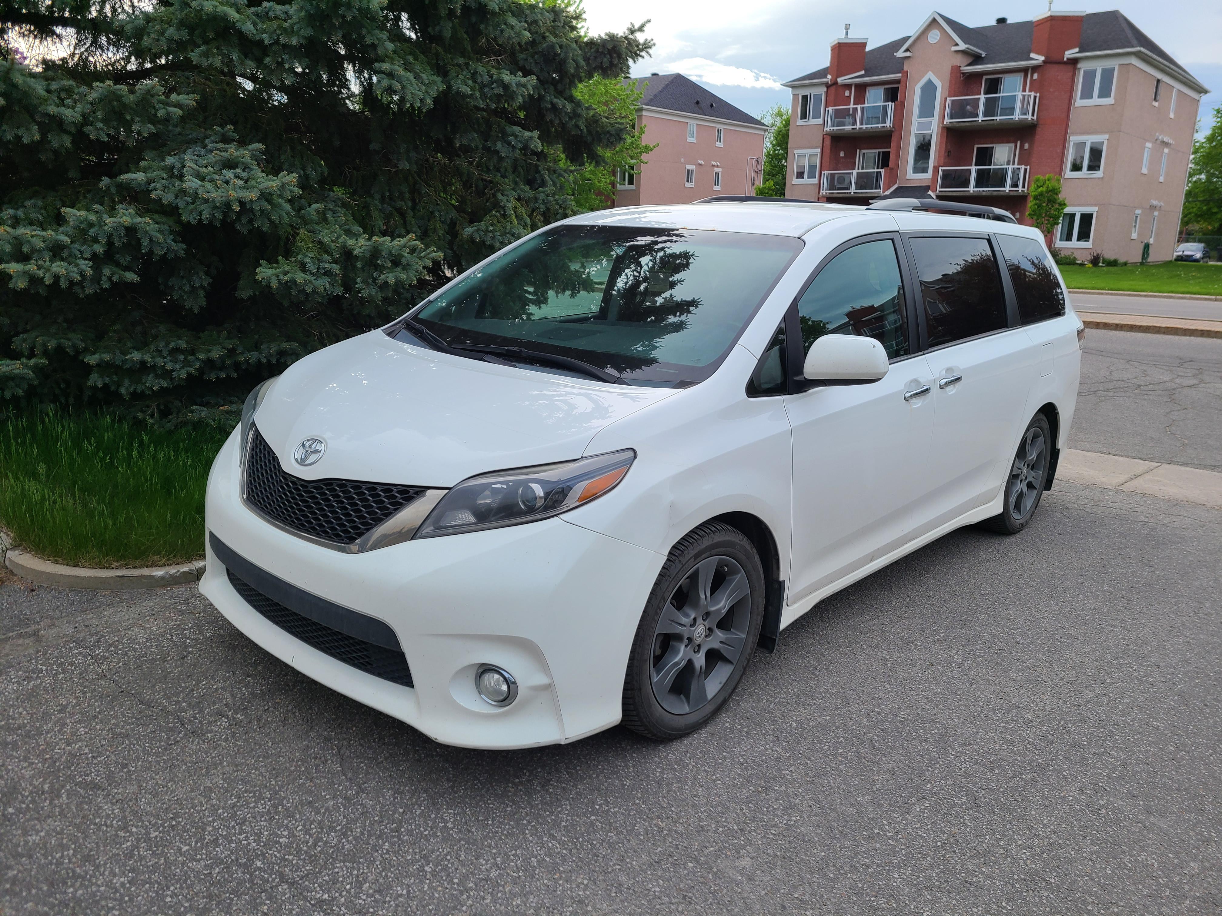 Toyota Sienna 2016 à Terrebonne, QC