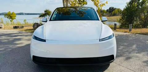Tesla Model Y 2026