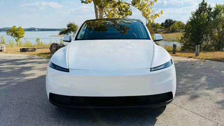Tesla Model Y 2026 in Honolulu, HI