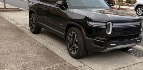 Rivian R1S 2026