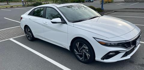 Hyundai Elantra Hybrid 2025