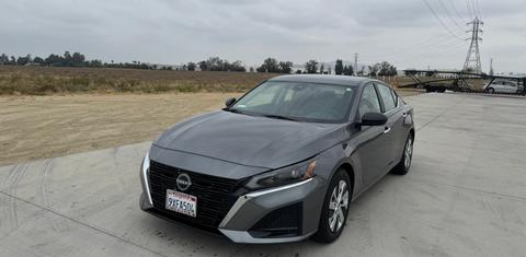 Nissan Altima 2025