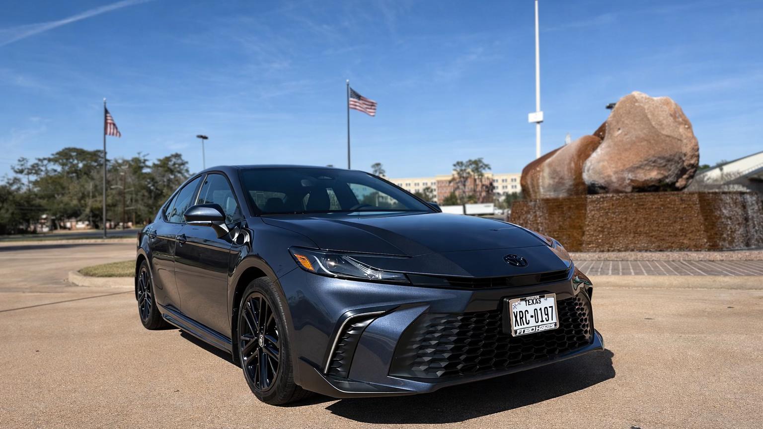 Toyota Camry Hybrid 2026 in Houston, TX