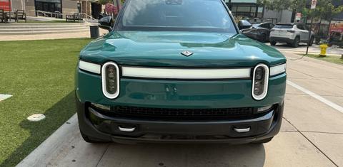 Rivian R1S 2024