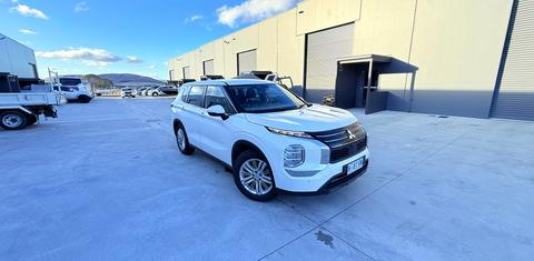 Mitsubishi OUTLANDER 2023