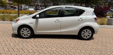 Toyota Prius c 2014