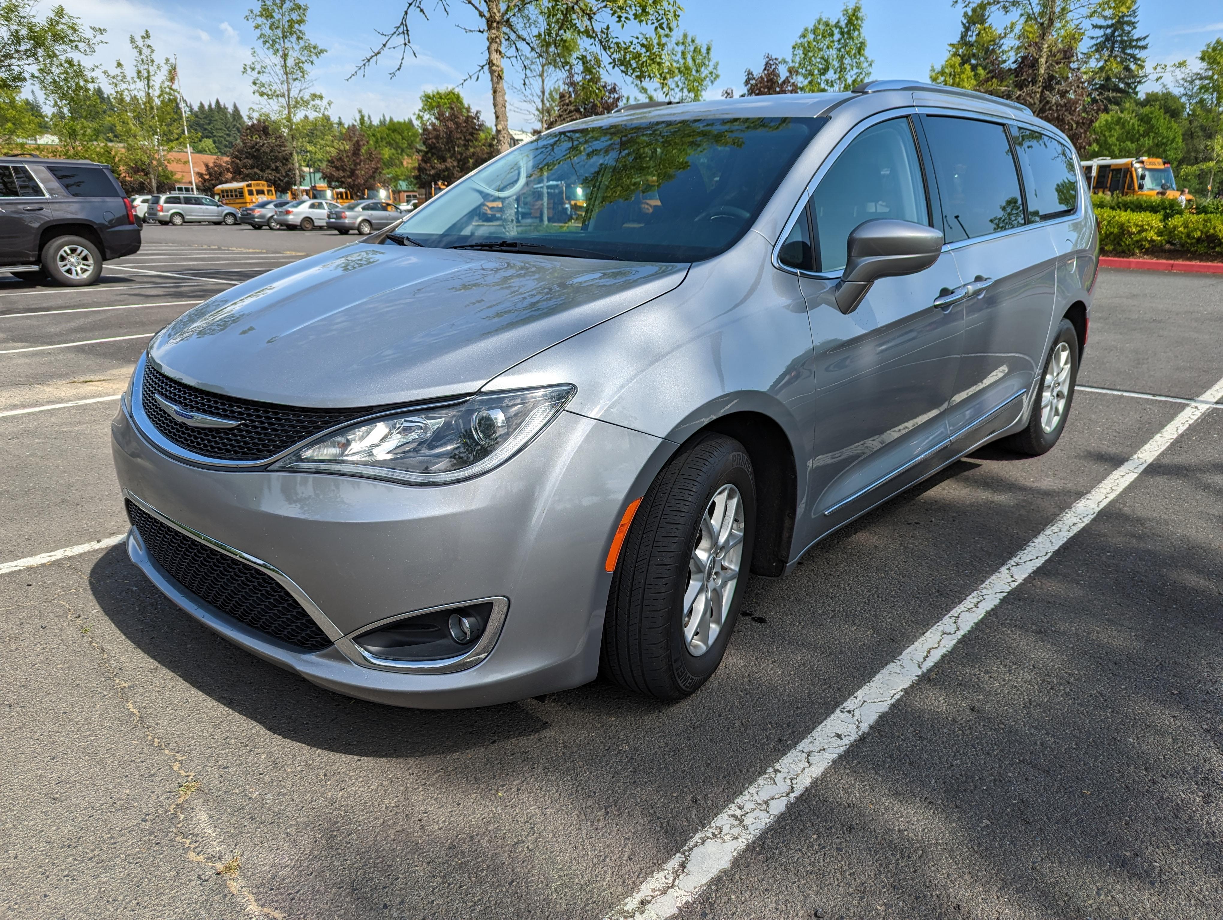 Chrysler Pacifica 2020 in Portland, OR