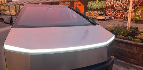 Tesla Cybertruck 2026