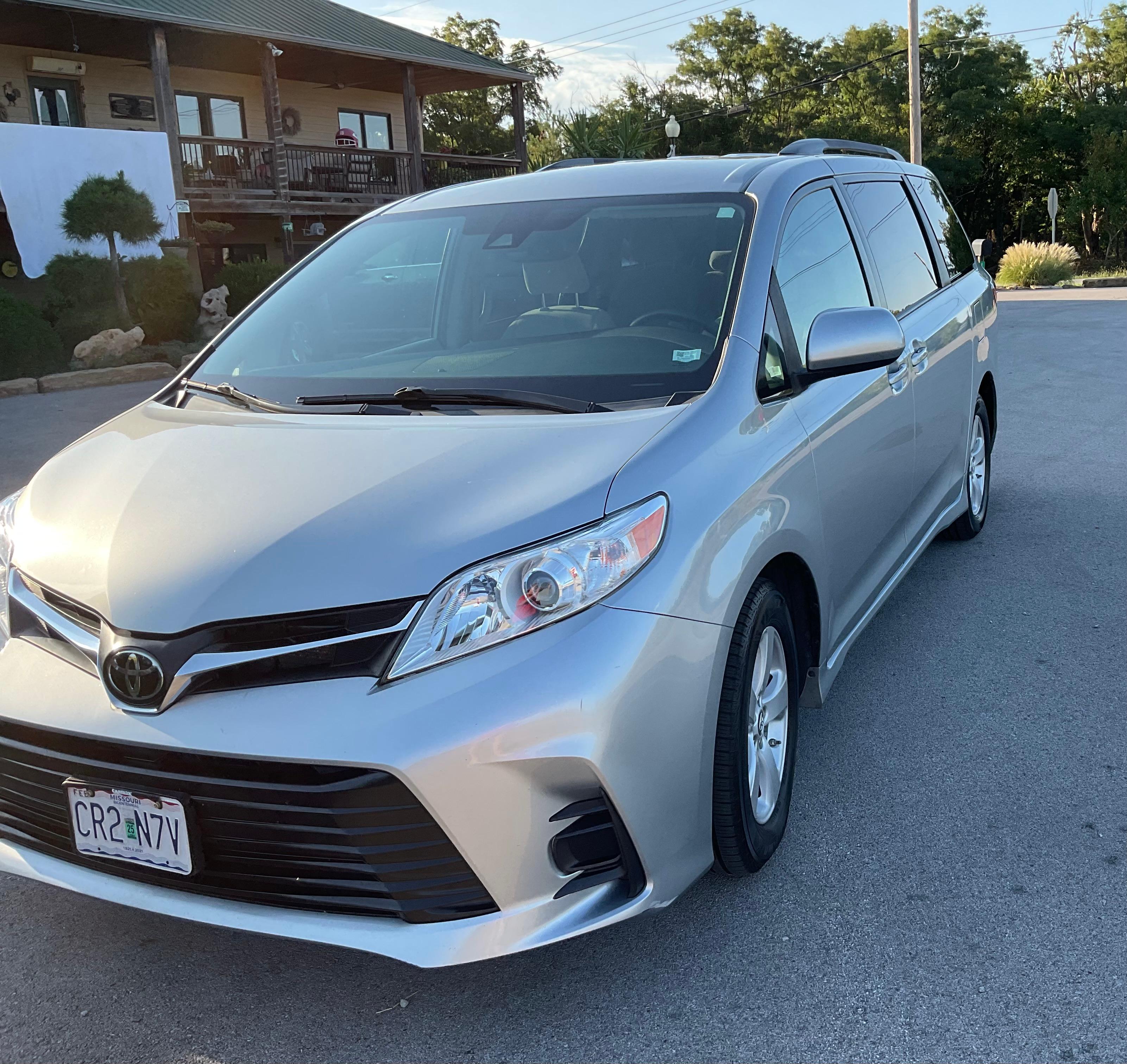 Toyota Sienna 2019 in Kansas City, MO