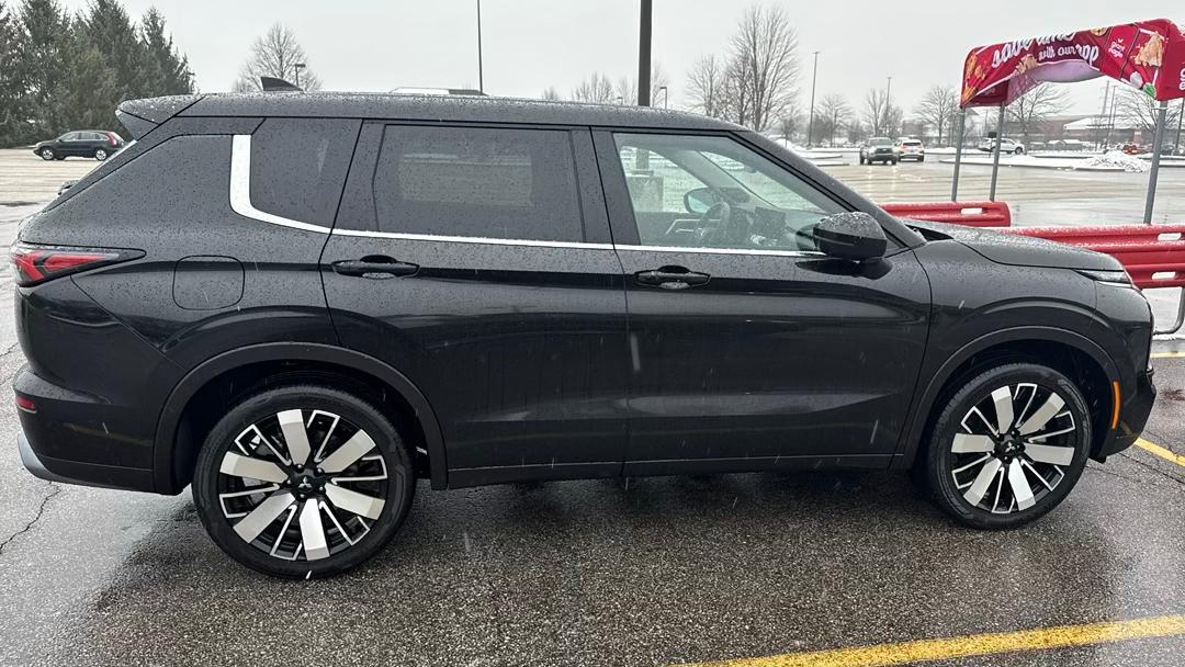 Mitsubishi Outlander 2025 in Northfield, OH