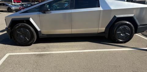 Tesla Cybertruck 2025