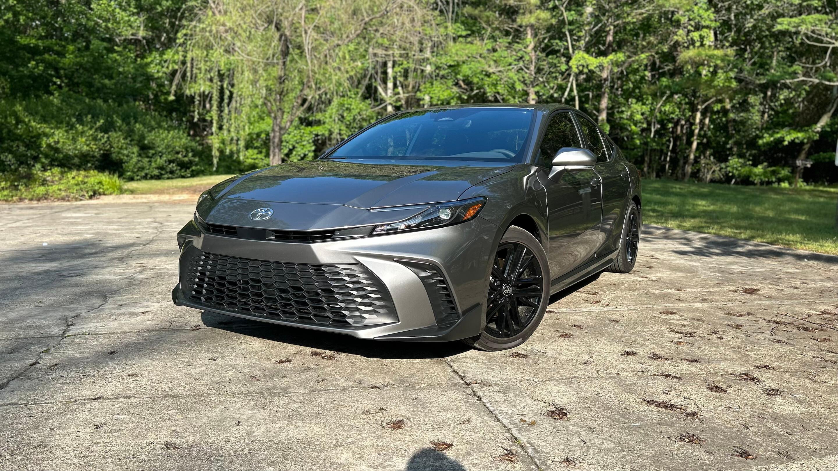 Toyota Camry Hybrid 2025 in Lawrenceville, GA