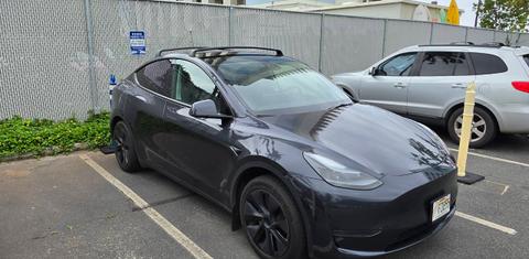 Tesla Model Y 2025
