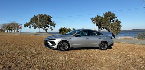 Hyundai Sonata Hybrid 2025