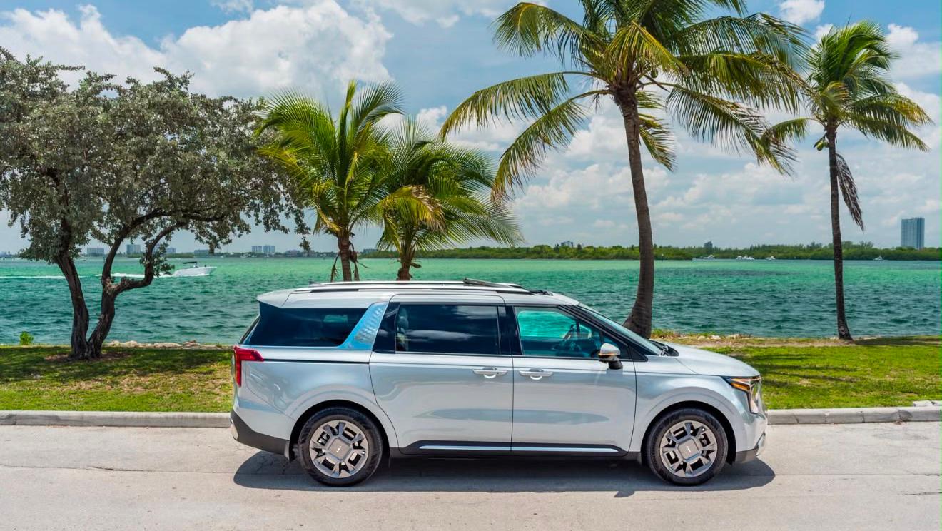 Kia Carnival Hybrid 2025 in Plantation, FL