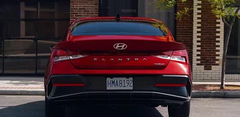 Hyundai Elantra 2024