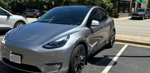 Tesla Model Y 2024