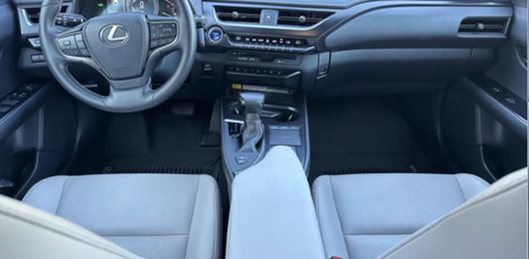 Lexus UX 2022