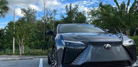 Lexus RZ 2023