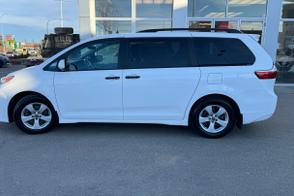 Toyota Sienna car